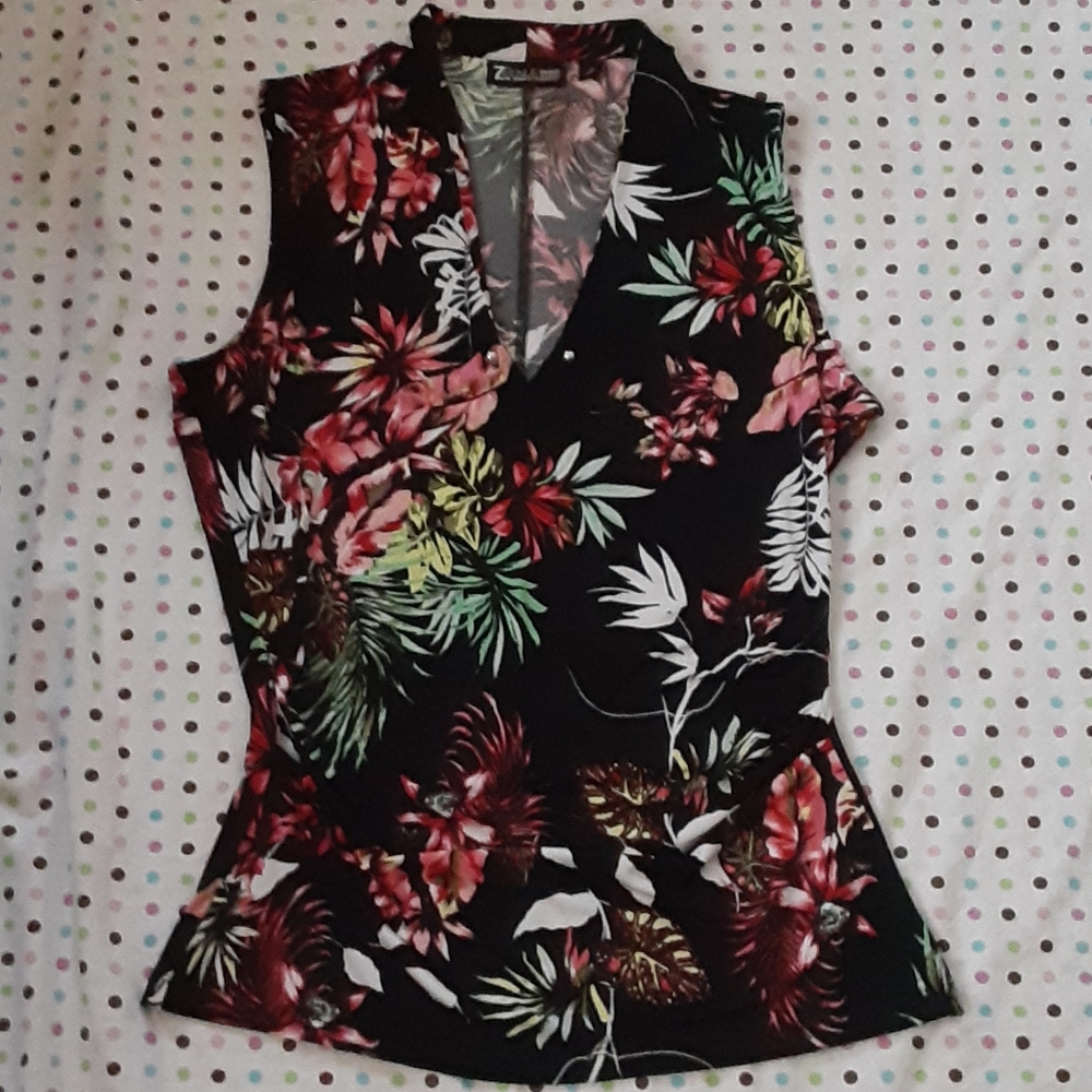 7th AVENUE  BLACK FLORAL  TOP. SIZE SMALL